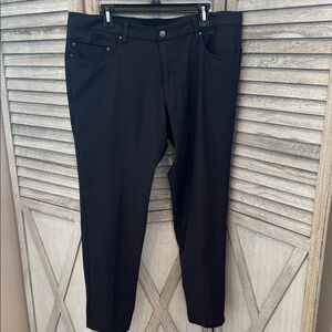 205. Lululemon Men's Dark Gray pants size 38 pre owned RN 106259